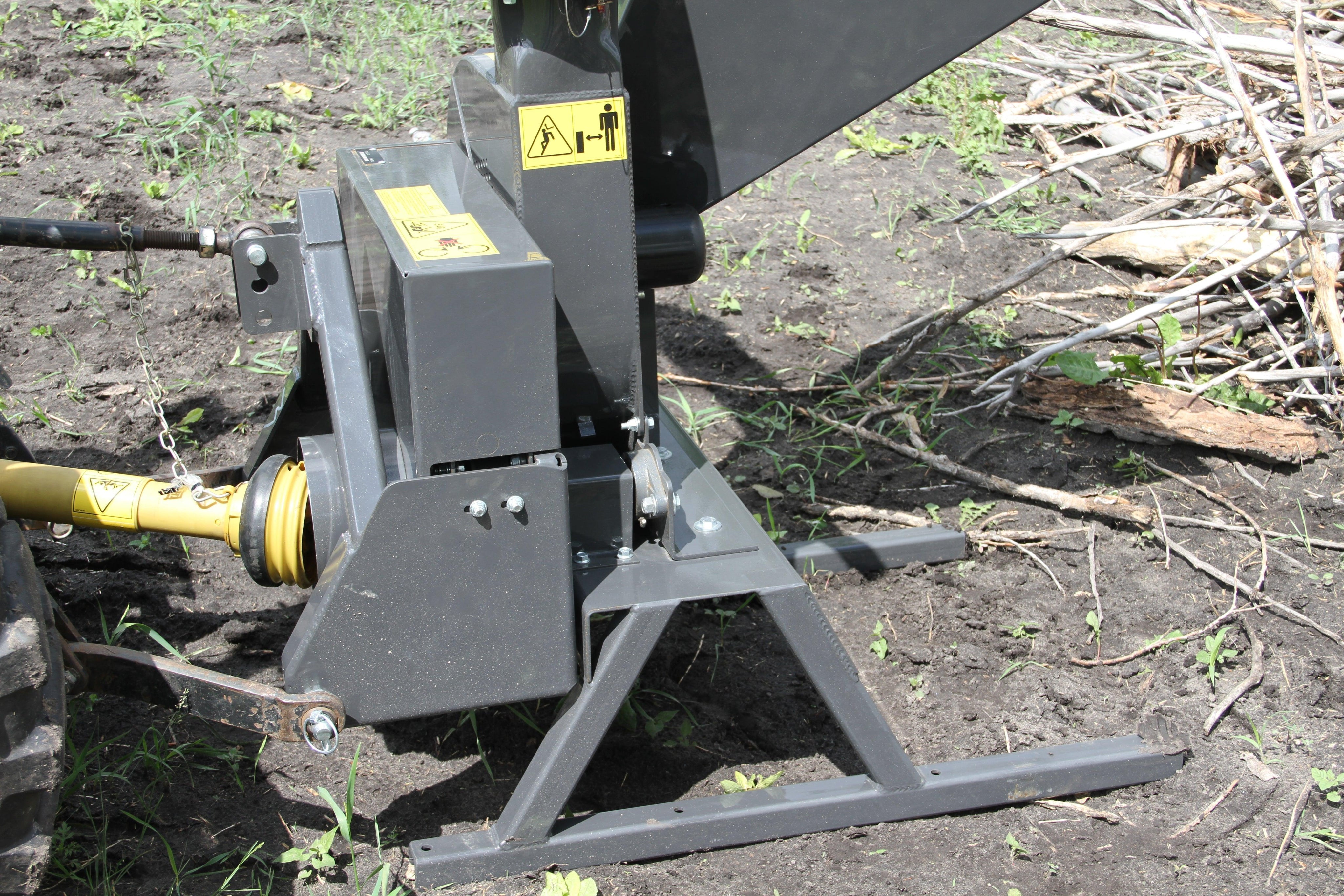 Quick Attach PTO Tractor Wood Chipper 920249 / 920250 | 5 & 9-Inch Capacity, 360° Discharge, CAT 1 Hitch - Log Bear Works
