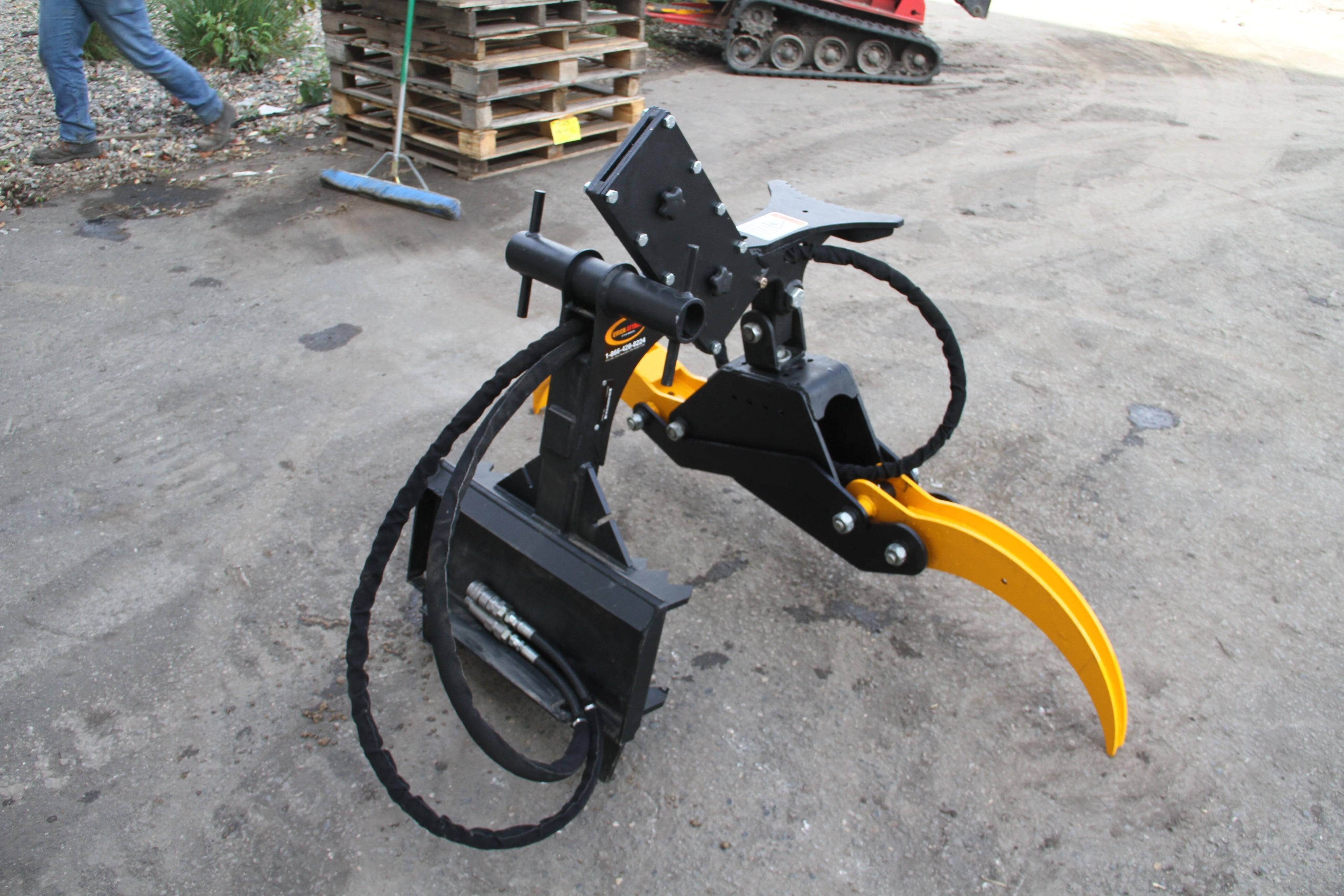 Quick Attach Versa Grab Mini 901920 / 901921 | Mini Skid Steer Multi-Purpose Grapple, 67-Inch Opening, 3,000 LB Capacity - Log Bear Works