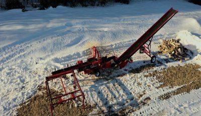 Blacks Creek Live Log Decks | Hydraulic Chain Conveyor, 6 to 12-Foot Lengths - Log Bear Works