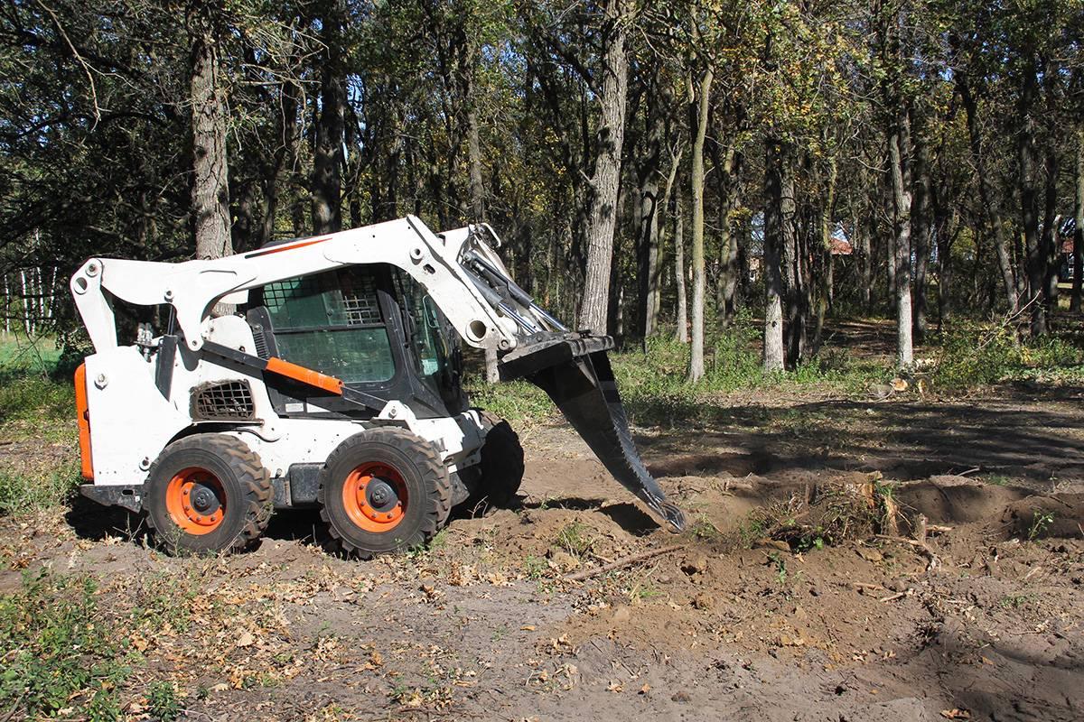 Quick Attach Mighty Dig Stump Bucket 900559 | Skid Steer Stump & Rock Removal Attachment - Log Bear Works