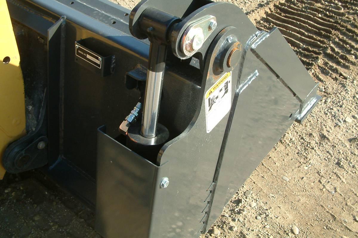 Quick Attach Quick Combo Bucket 900523 / 900525 / 900527 | 6-in-1 Industrial Skid Steer Bucket, 66 to 80-Inch, Grade 50 Steel - Log Bear Works