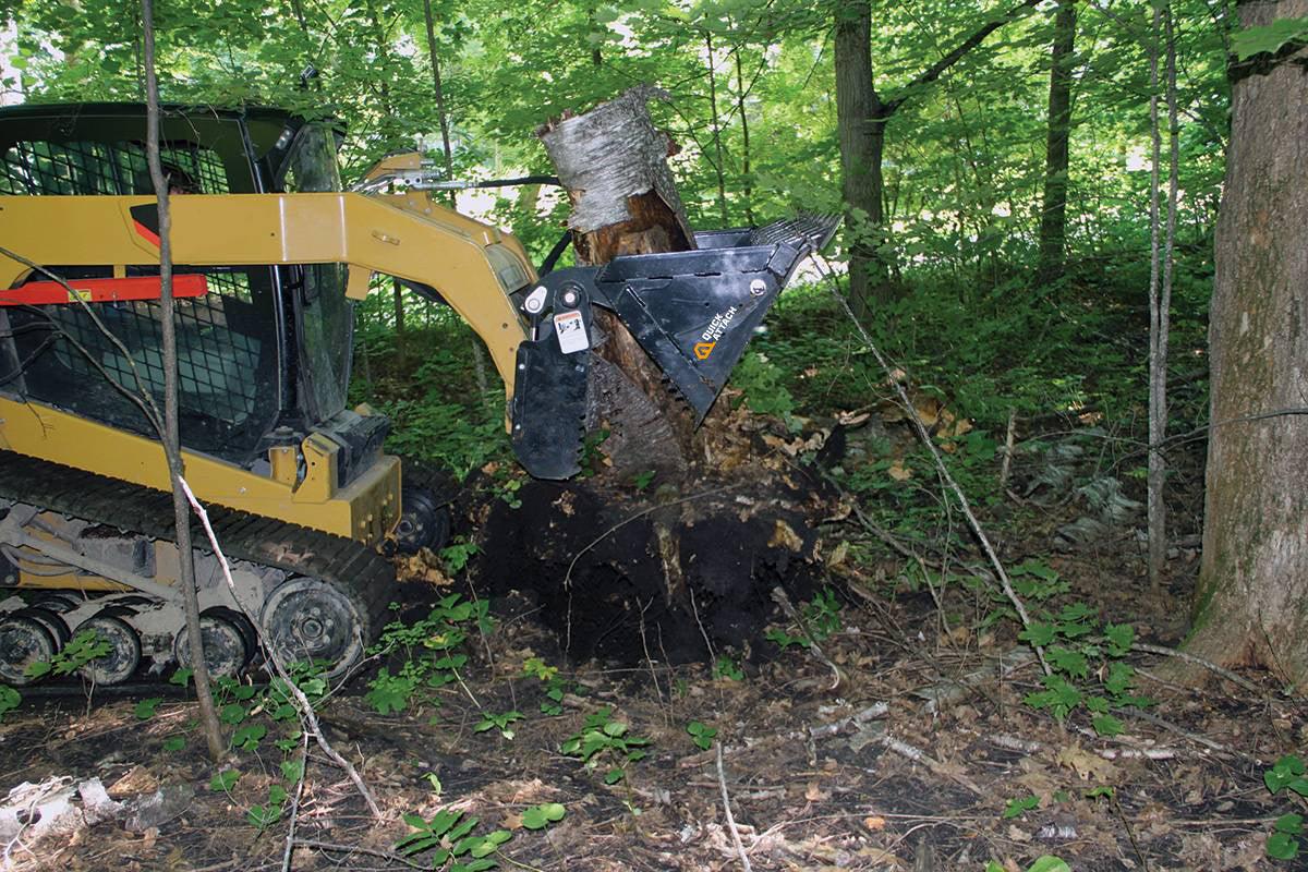 Quick Attach Quick Combo Bucket 900523 / 900525 / 900527 | 6-in-1 Industrial Skid Steer Bucket, 66 to 80-Inch, Grade 50 Steel - Log Bear Works