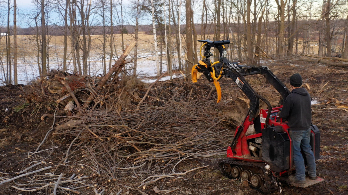 Quick Attach Versa Grab Mini 901920 / 901921 | Mini Skid Steer Multi-Purpose Grapple, 67-Inch Opening, 3,000 LB Capacity - Log Bear Works