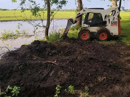 TM Manufacturing Spade Blade Skid Steer Attachment | 5-Foot Excavating Blade, Stumps & Rocks, USA-Made - Log Bear Works